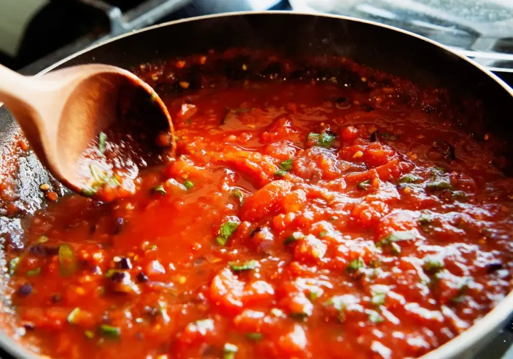 Spaghetti ze słoika: Szybki przepis na pyszny obiad w 20 minut