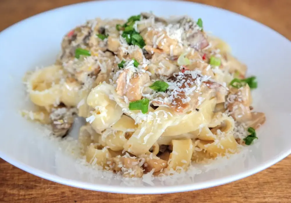 Spaghetti funghi: prosty przepis na pyszne danie z grzybami