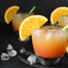 Pyszny drink z sokiem malinowym i pomarańczowym na każdą okazję