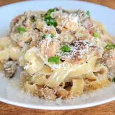 Spaghetti funghi: prosty przepis na pyszne danie z grzybami