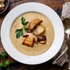 Ile kalorii ma zupa grzybowa? Zaskakujące informacje o kaloriach