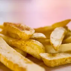 Jak zrobić frytki w piekarniku - proste sposoby na chrupiące frytki