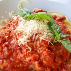 Jak przygotować idealne spaghetti z wołowiną – sprawdzone przepisy i porady