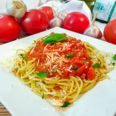 Spaghetti al pomodoro: prosty przepis na klasyczne włoskie danie