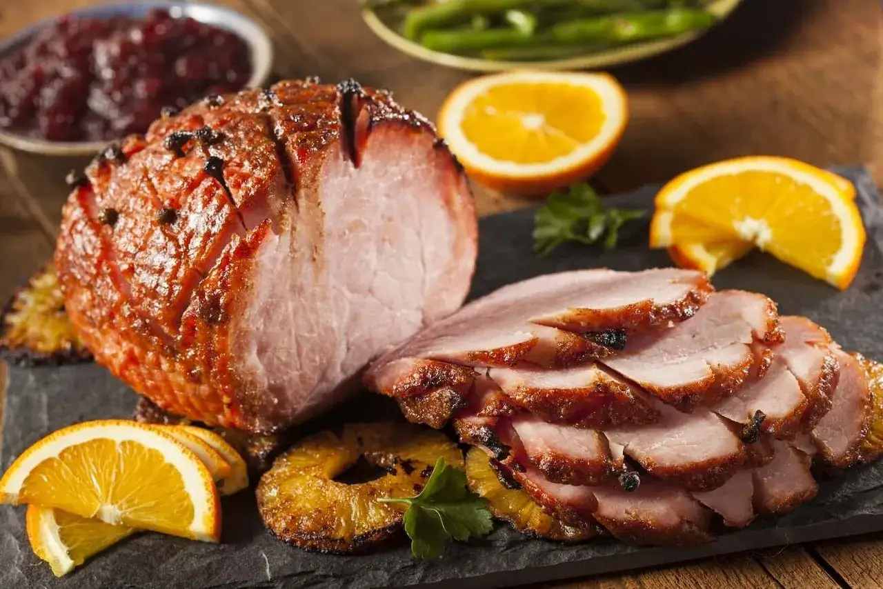 Pieczenie szynki w rękawie zakończone sukcesem! Aromatyczna, soczysta szynka z pomarańczą i ananasem.