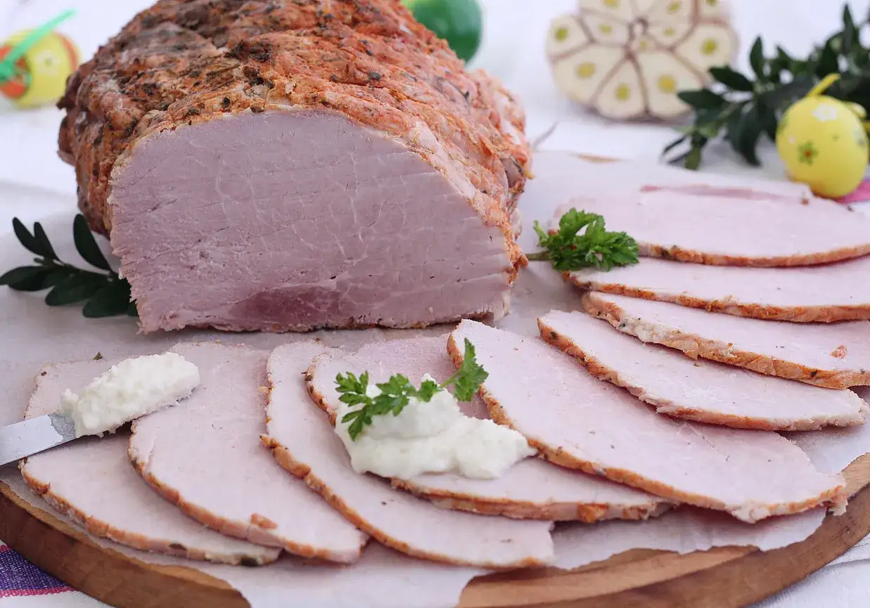 Anka gotuje szynka pieczona w rękawie. Pachnące ziołami plastry soczystej szynki z chrzanem.