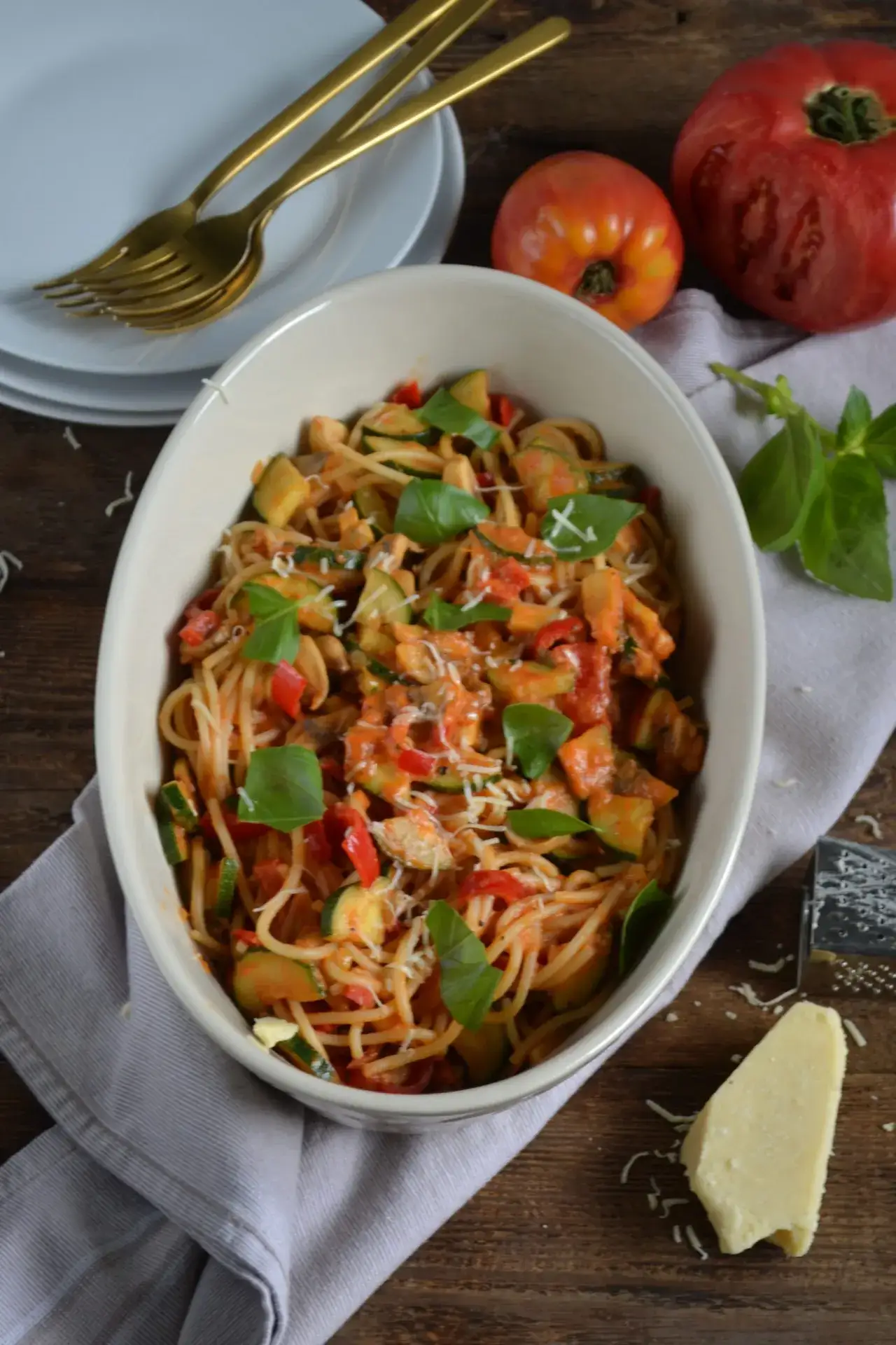 Zdjęcie Pyszne spaghetti z cukinią i pieczarkami - łatwy przepis na obiad