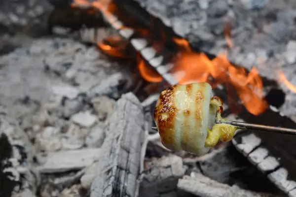 Jakie pianki na ognisko? Wybierz idealne i piecz bez przypaleń!