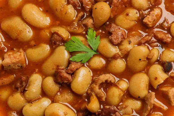 Twarda fasola w zupie? Szybkie sposoby na miękkość (i jak jej uniknąć)