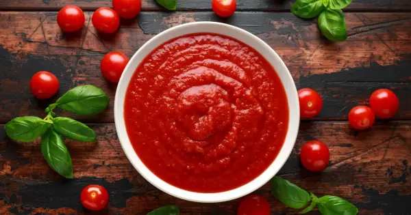 Passata pomidorowa: lekkostrawna czy problematyczna? Sprawdź!