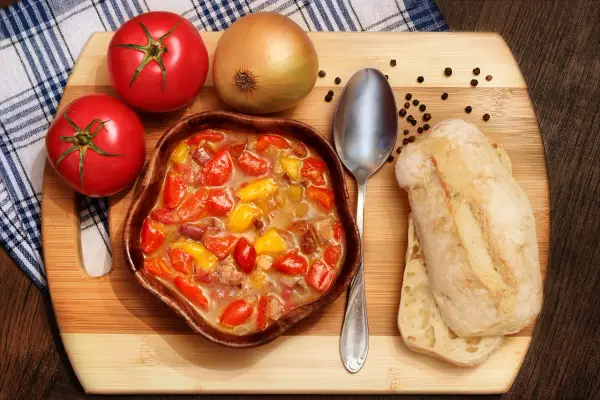 Jakie zioła do leczo? Sekret głębokiego smaku i aromatu