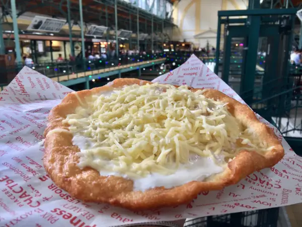 Ile kosztuje pizza w Budapeszcie? Ceny i porady, jak zaoszczędzić