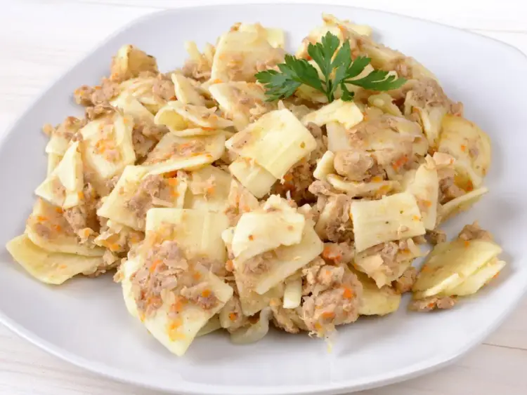 Jak przyprawić łazanki? Sekret głębokiego smaku
